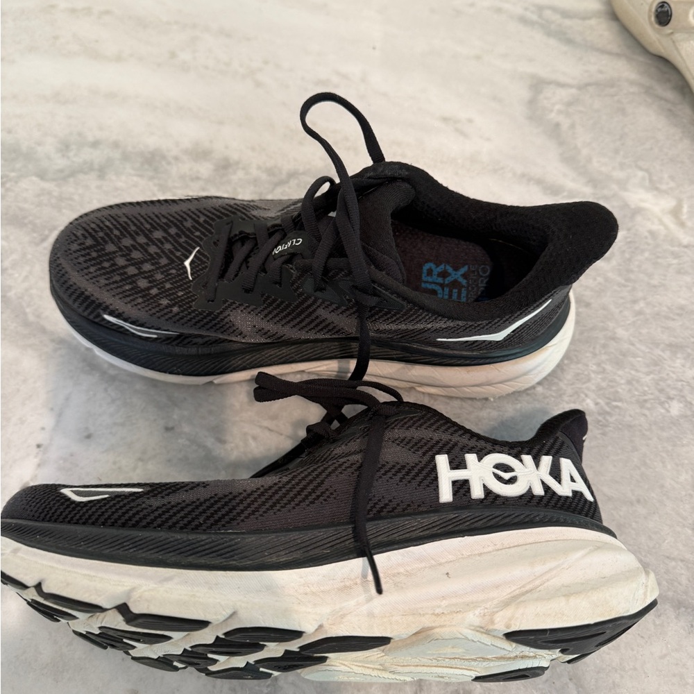 HOKA Clifton 9 - Picture 4 of 6